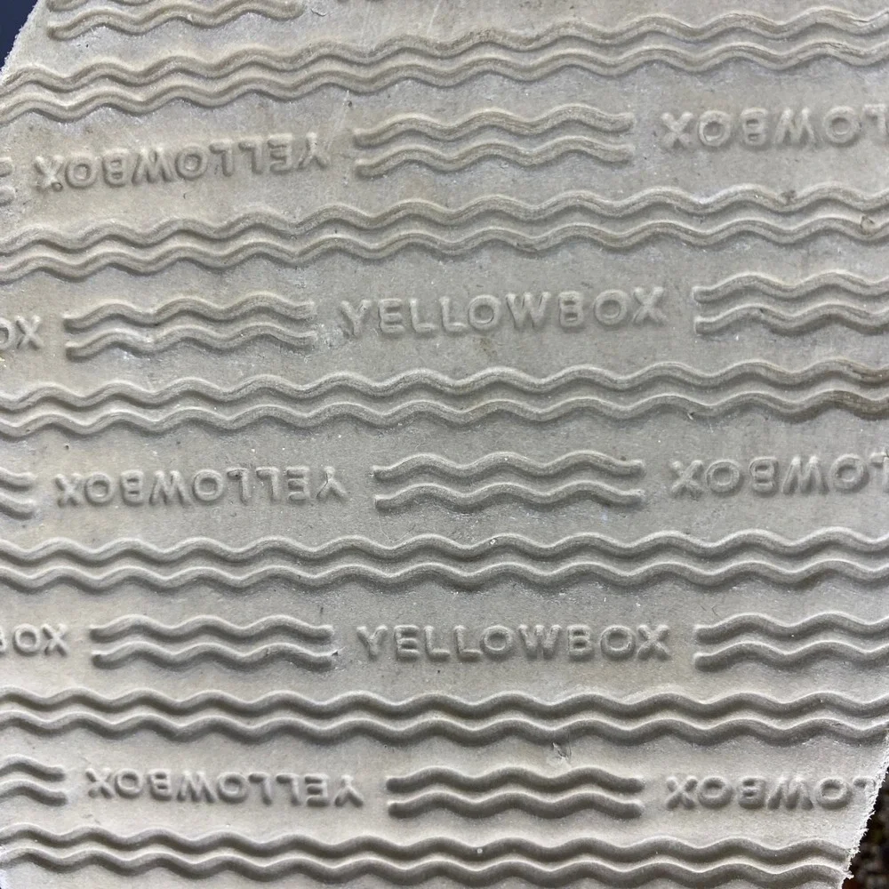 Yellow Box Tan Rhinestone Gem Embellished Wedge Platform Flip Flops Women Size 9 - Picture 12 of 12